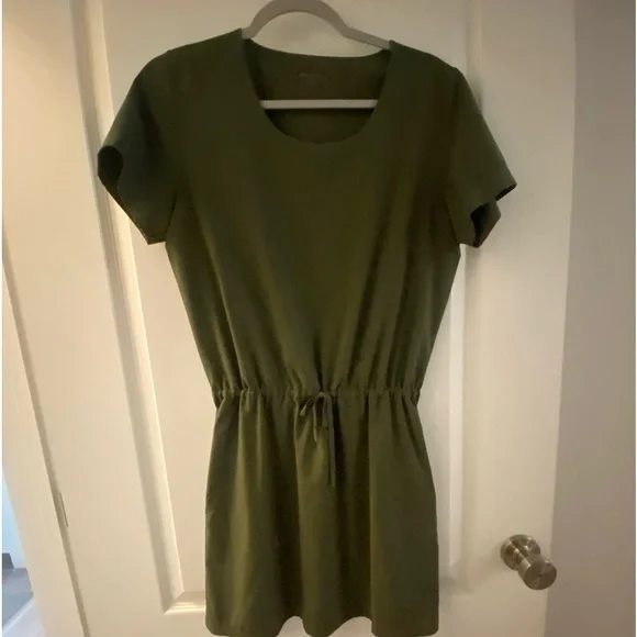 Mondetta Performance + Luxury S Military Green Tie Waist Pocket Dress - Picture 2 of 4